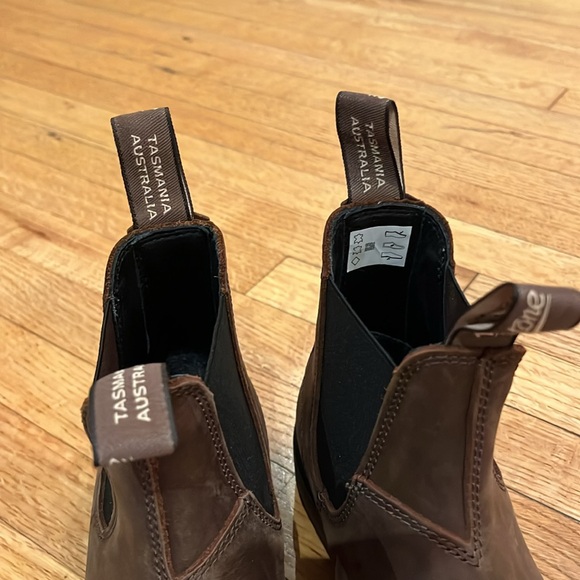 Blundstone Brown Ankle Boots - Picture 7 of 14